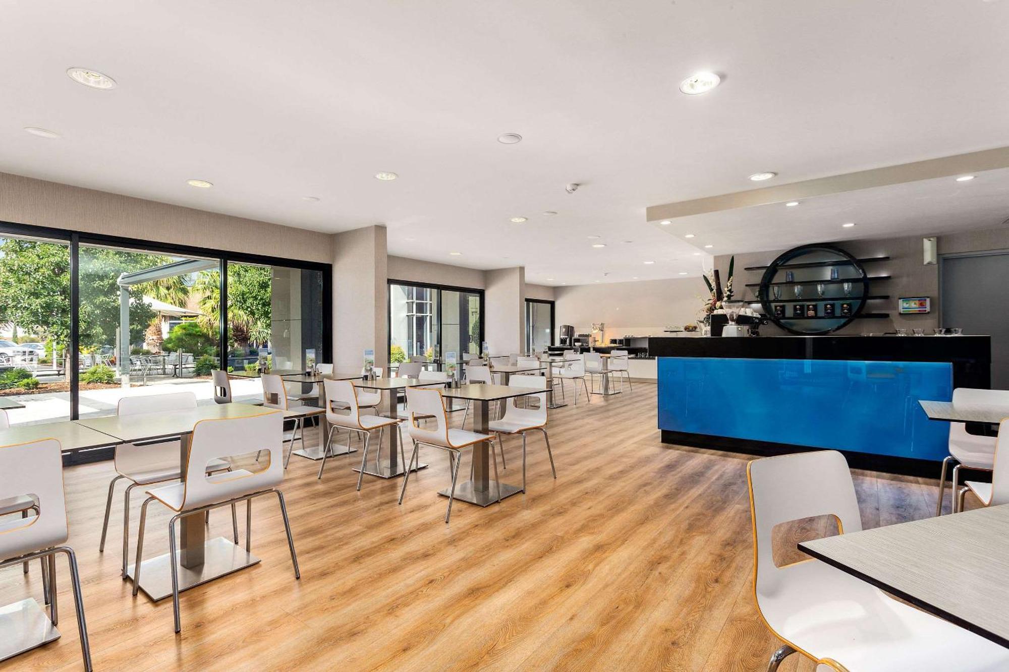 Quality Hotel Taylors Lakes Ngoại thất bức ảnh