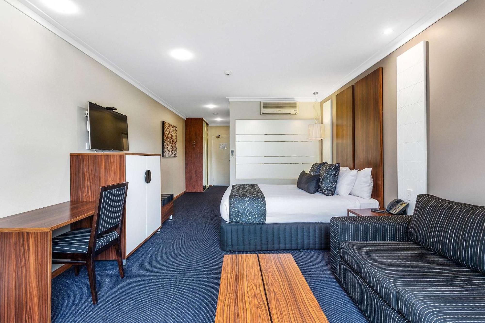 Quality Hotel Taylors Lakes Ngoại thất bức ảnh