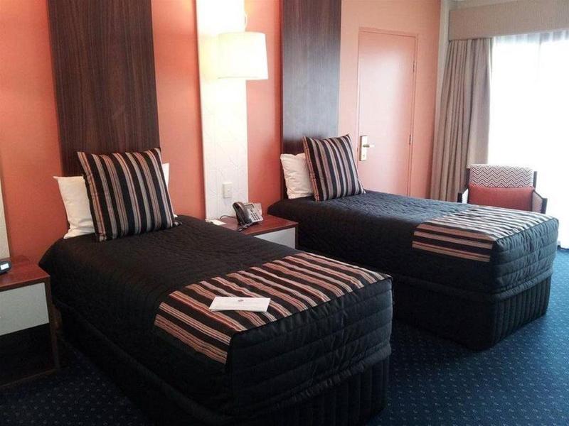 Quality Hotel Taylors Lakes Ngoại thất bức ảnh