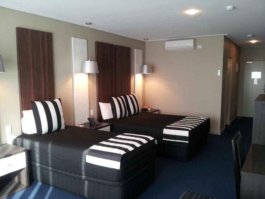 Quality Hotel Taylors Lakes Ngoại thất bức ảnh